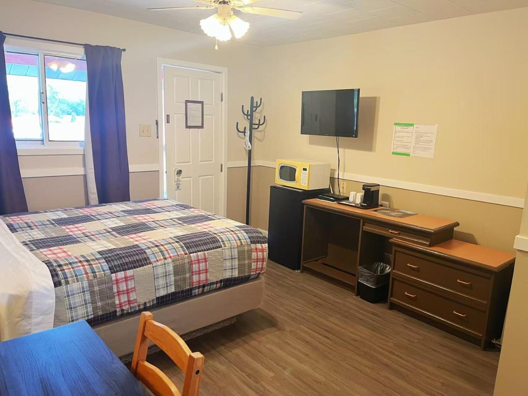 Rivermount Motel Little Fort Ngoại thất bức ảnh
